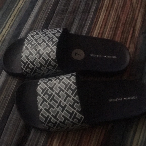Tommy Hilfiger slides - Picture 2 of 2
